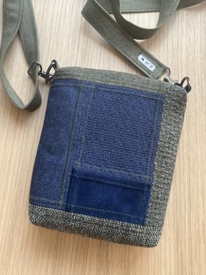 "Flickenwerk I/6" - KHAKI - DUNKELBLAU